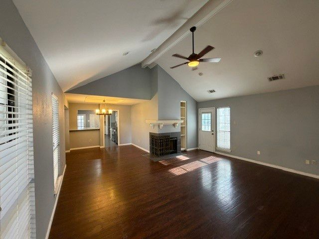 2525 W Oakdale Road, Irving, TX 75060