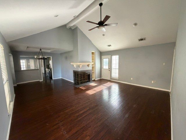 2525 W Oakdale Road, Irving, TX 75060