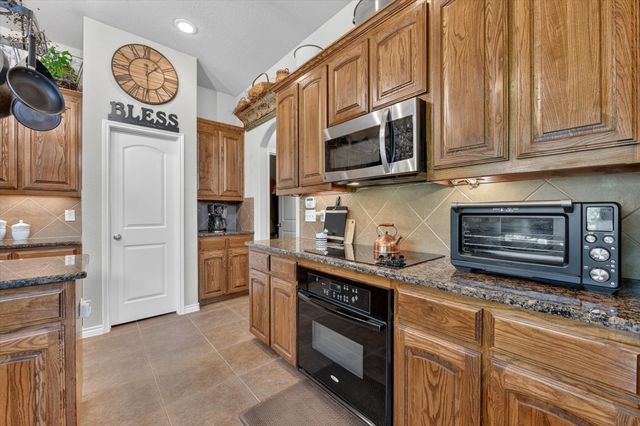 759 Peach Lane, Burleson, TX 76028
