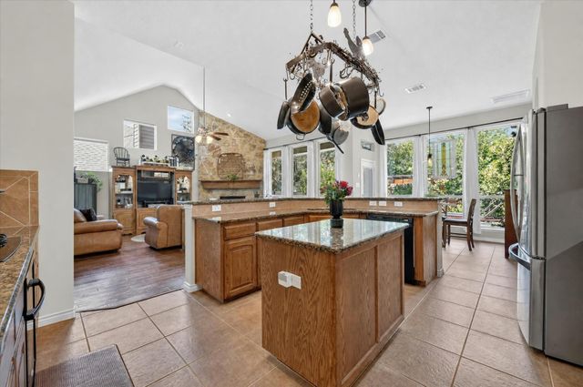 759 Peach Lane, Burleson, TX 76028