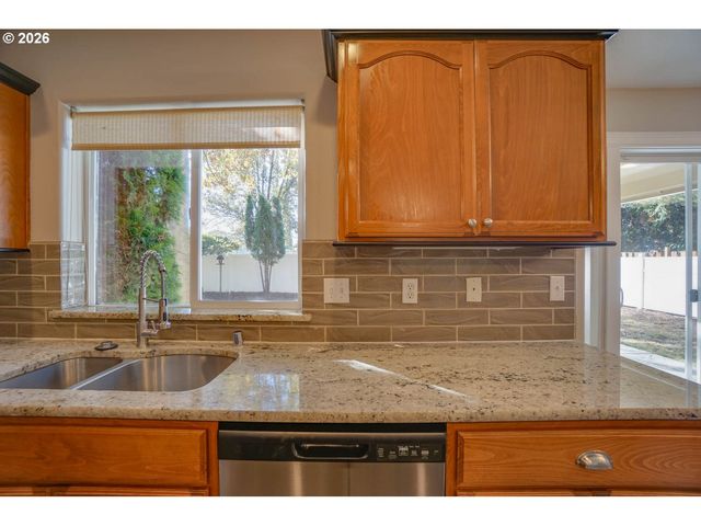 15805 Ne 79TH St, Vancouver, WA 98682