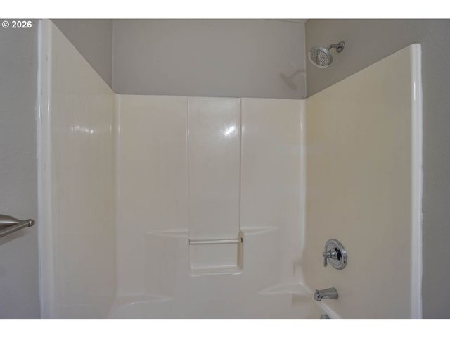 15805 Ne 79TH St, Vancouver, WA 98682