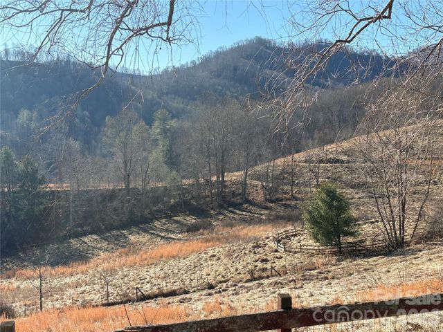 219 Rocking Horse Trail, Burnsville, NC 28714