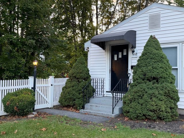 117 Salem St, Wakefield, MA 01880