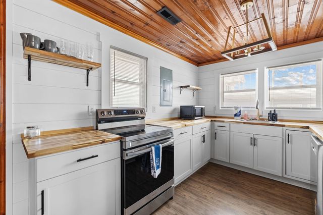 3202 Inland St., North Myrtle Beach, SC 29582