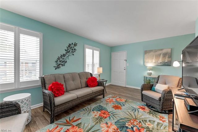 1025 Barclay SQ, Virginia Beach, VA 23451