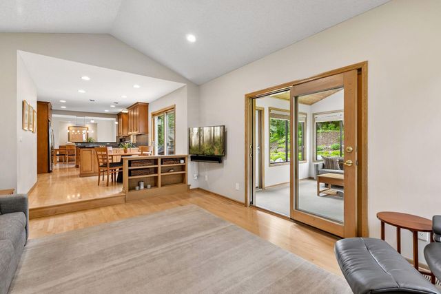 1433 Appaloosa Trail, Eagan, MN 55122