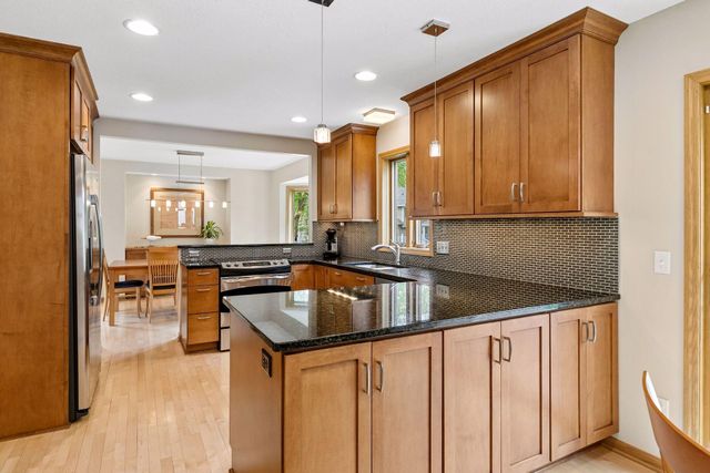1433 Appaloosa Trail, Eagan, MN 55122