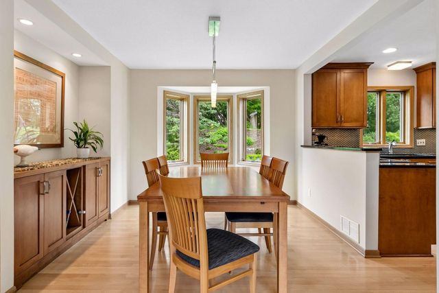 1433 Appaloosa Trail, Eagan, MN 55122