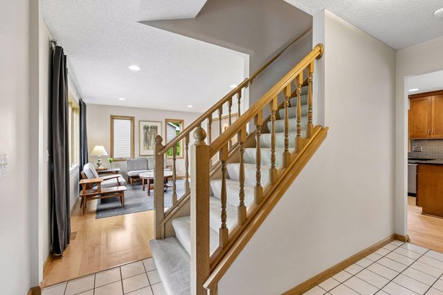 1433 Appaloosa Trail, Eagan, MN 55122