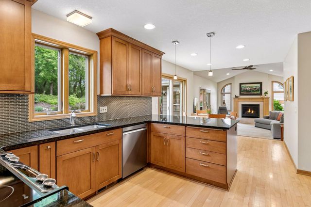 1433 Appaloosa Trail, Eagan, MN 55122