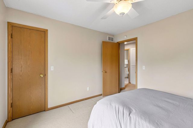 1433 Appaloosa Trail, Eagan, MN 55122
