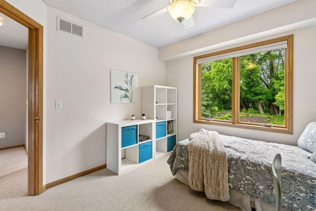 1433 Appaloosa Trail, Eagan, MN 55122