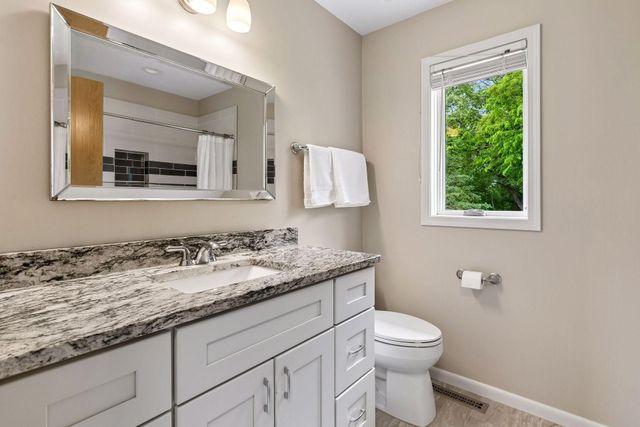 1433 Appaloosa Trail, Eagan, MN 55122