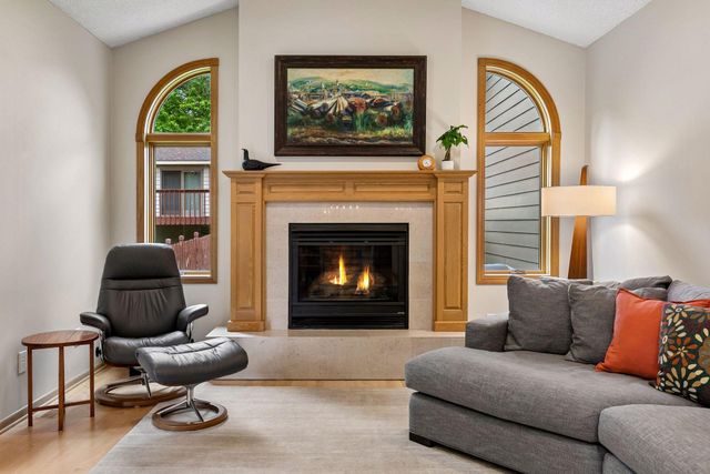 1433 Appaloosa Trail, Eagan, MN 55122