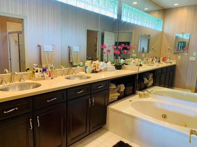 5480 NW 41st Terrace, Boca Raton, FL 33496