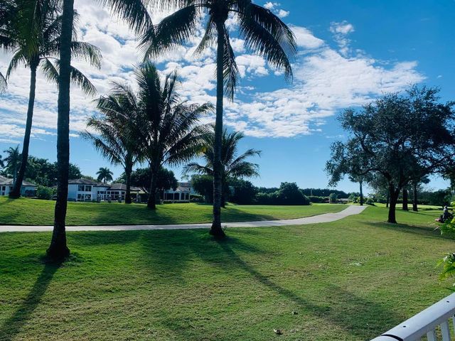 5480 NW 41st Terrace, Boca Raton, FL 33496