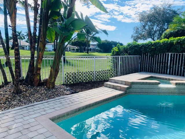 5480 NW 41st Terrace, Boca Raton, FL 33496