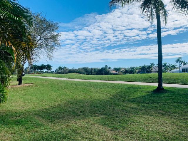 5480 NW 41st Terrace, Boca Raton, FL 33496