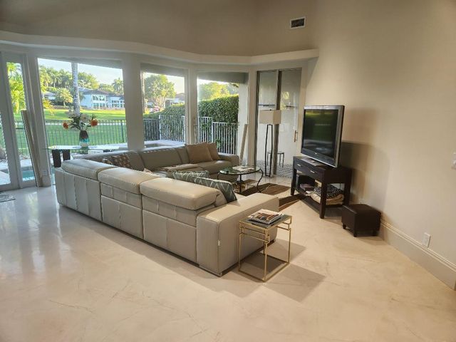 5480 NW 41st Terrace, Boca Raton, FL 33496