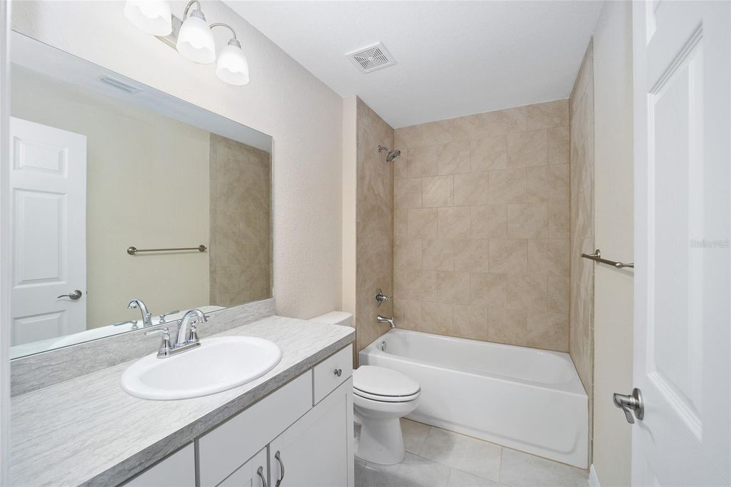 Image 10 of property listing at 13578 SW 107TH PLACE, Dunnellon, FL 34432