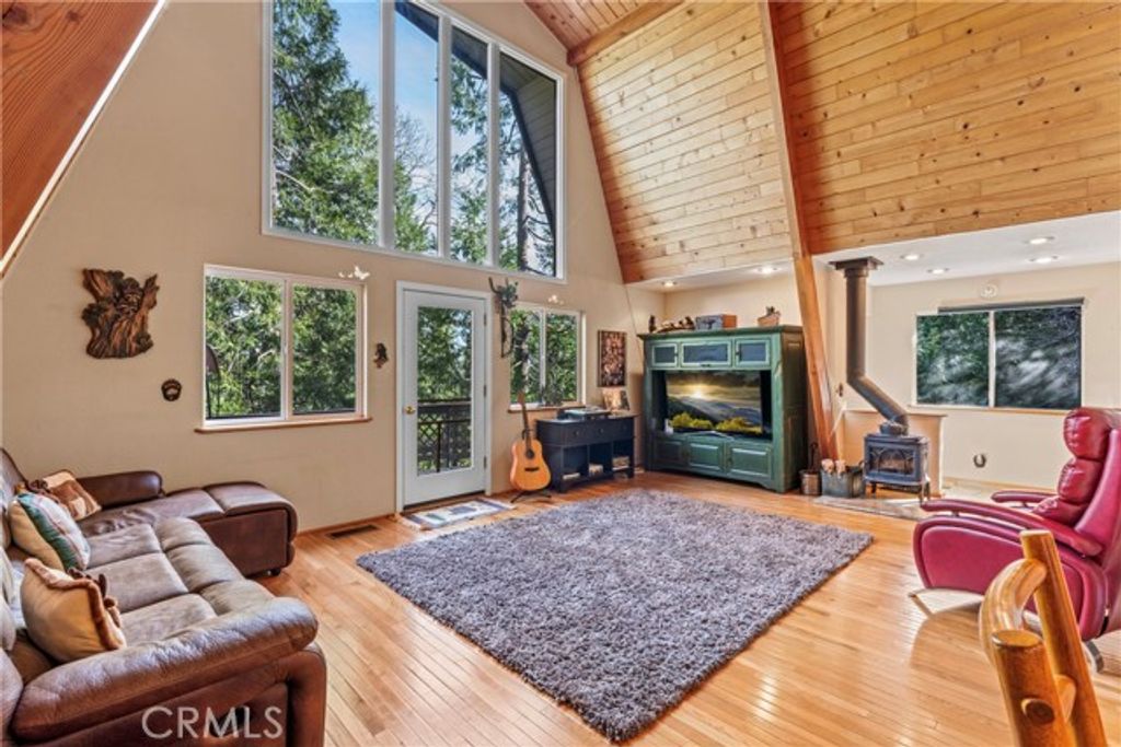 1289 Aleutian, Lake Arrowhead, CA 92352