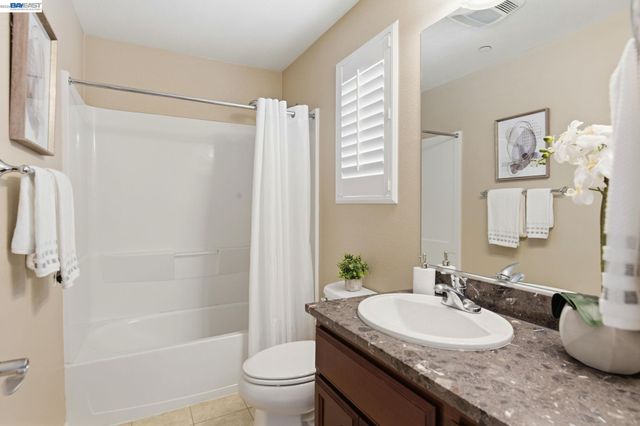 152 Heligan Lane 15, Livermore, CA 94551