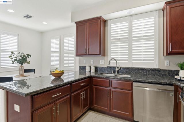 152 Heligan Lane 15, Livermore, CA 94551