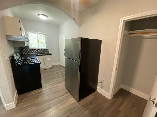 1005 Pennsylvania Ave 10, Miami Beach, FL 33139