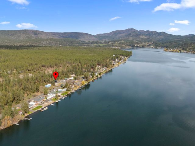 23401 N Westlake Dr, Nine Mile Falls, WA 99208