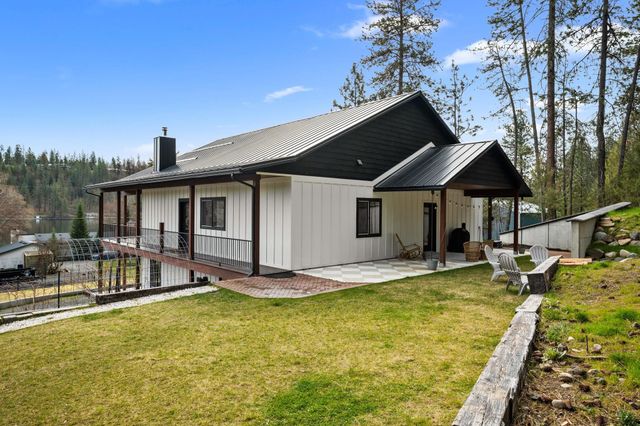 23401 N Westlake Dr, Nine Mile Falls, WA 99208