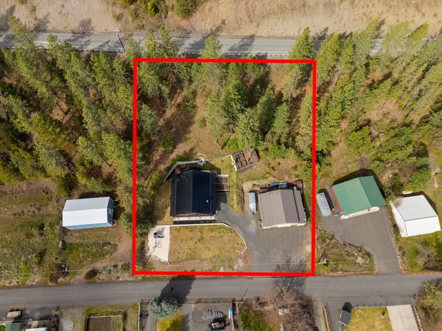 23401 N Westlake Dr, Nine Mile Falls, WA 99208