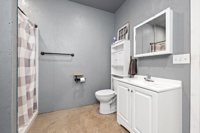 23401 N Westlake Dr, Nine Mile Falls, WA 99208