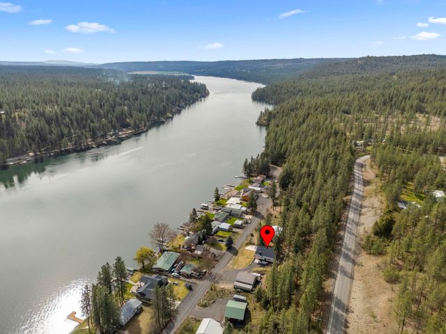 23401 N Westlake Dr, Nine Mile Falls, WA 99208