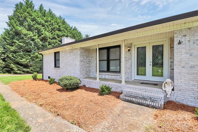 9808 Washam Potts Road, Cornelius, NC 28031