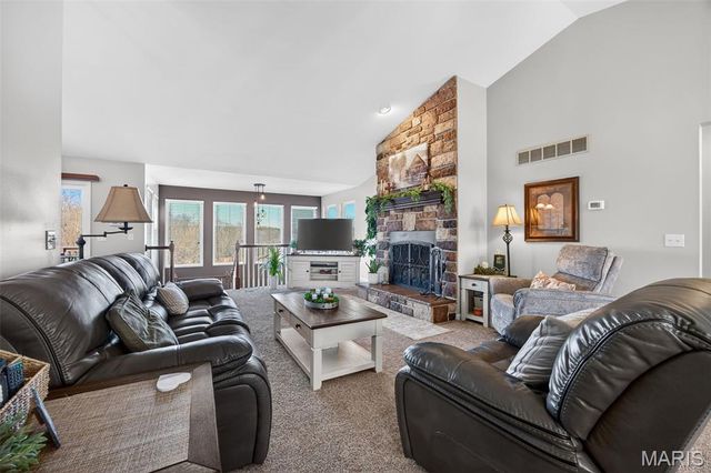 113 Bridlespur Court, Hawk Point, MO 63349