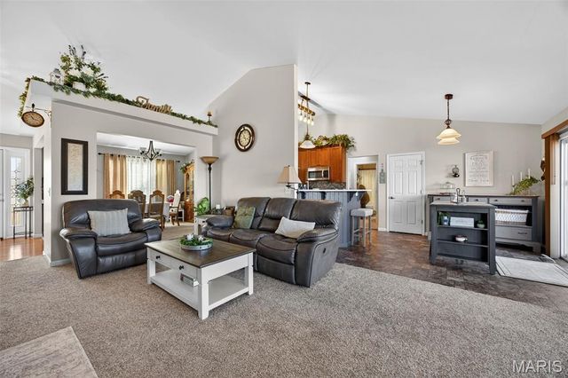 113 Bridlespur Court, Hawk Point, MO 63349