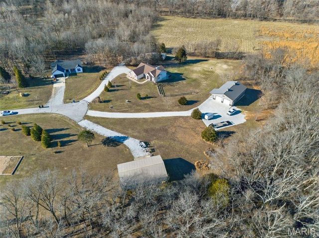113 Bridlespur Court, Hawk Point, MO 63349