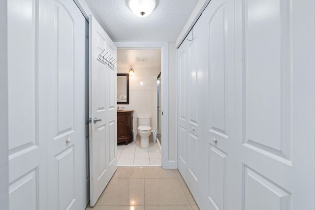 702 Sunny Pine Way Unit B1, Greenacres, FL 33415