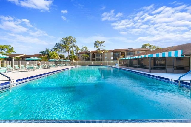 702 Sunny Pine Way Unit B1, Greenacres, FL 33415