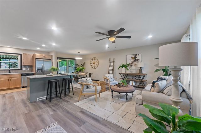 3913 Claridge Drive, Austintown, OH 44511