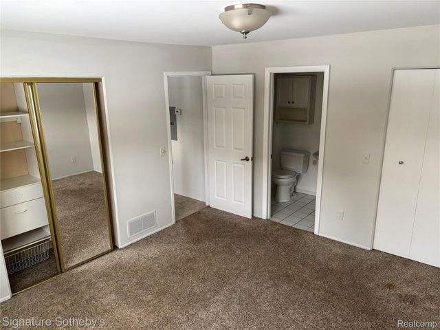 689 E Fox Hills Drive 65, Bloomfield Hills, MI 48304