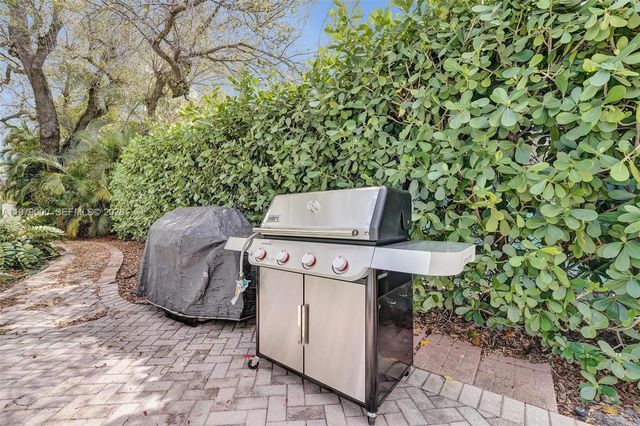 1212 SE 2nd Ct 301, Fort Lauderdale, FL 33301