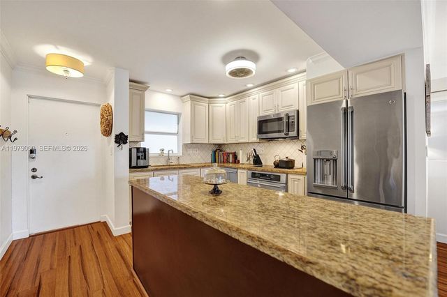 1212 SE 2nd Ct 301, Fort Lauderdale, FL 33301