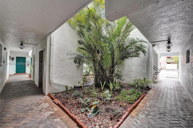 1212 SE 2nd Ct 301, Fort Lauderdale, FL 33301