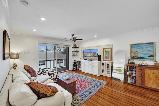 1212 SE 2nd Ct 301, Fort Lauderdale, FL 33301