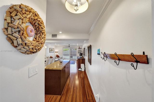 1212 SE 2nd Ct 301, Fort Lauderdale, FL 33301