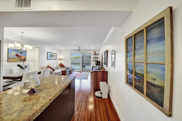 1212 SE 2nd Ct 301, Fort Lauderdale, FL 33301