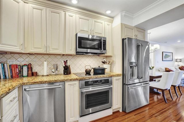 1212 SE 2nd Ct 301, Fort Lauderdale, FL 33301