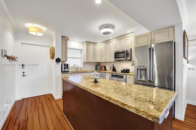 1212 SE 2nd Ct 301, Fort Lauderdale, FL 33301